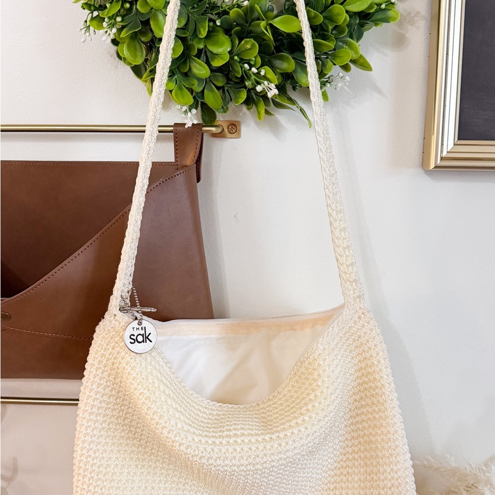 The Sak Crochet Shoulder Bag Ivory Cream Beige Medium Zip Close - Picture 2 of 6
